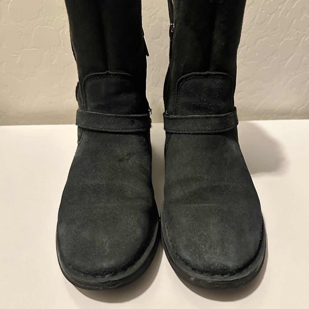 Used UGG Women's Black Suede Boots